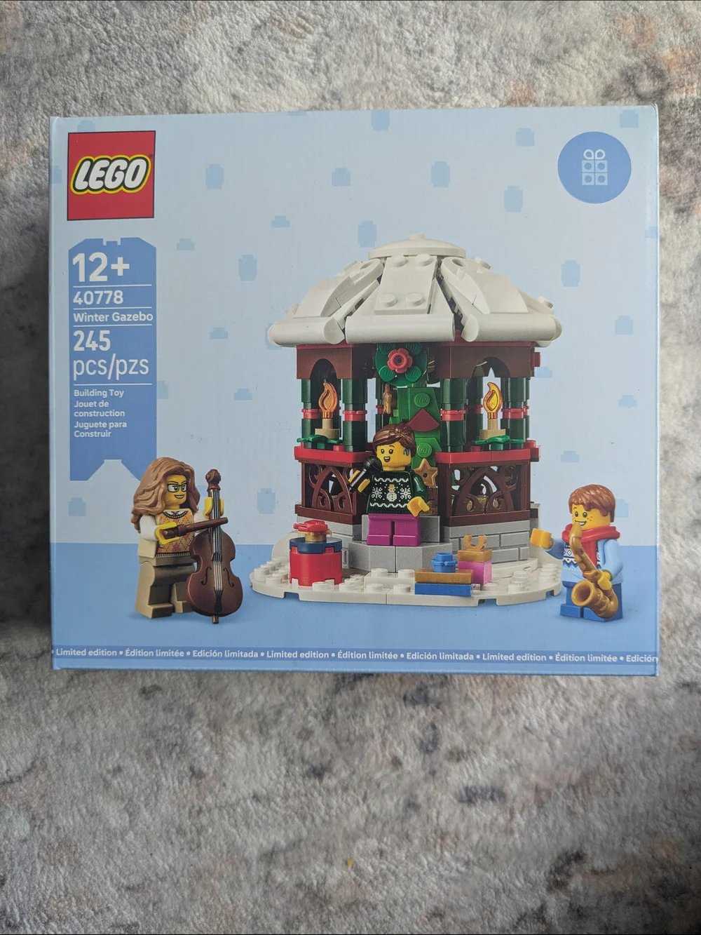 LEGO Limited Edition Winter Gazebo 40778 - White, Red, Green Holiday Scene